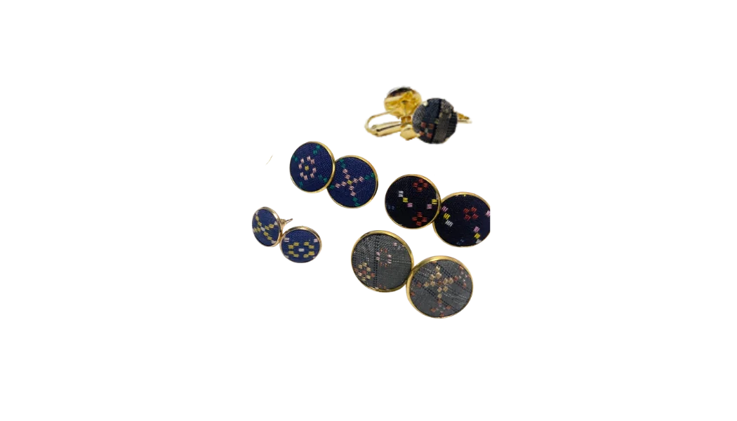 ボタンイヤリング/ピアス